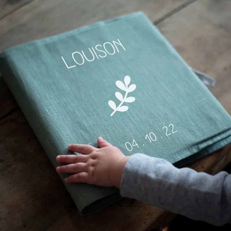 Livre de naissance personnalisé en lin